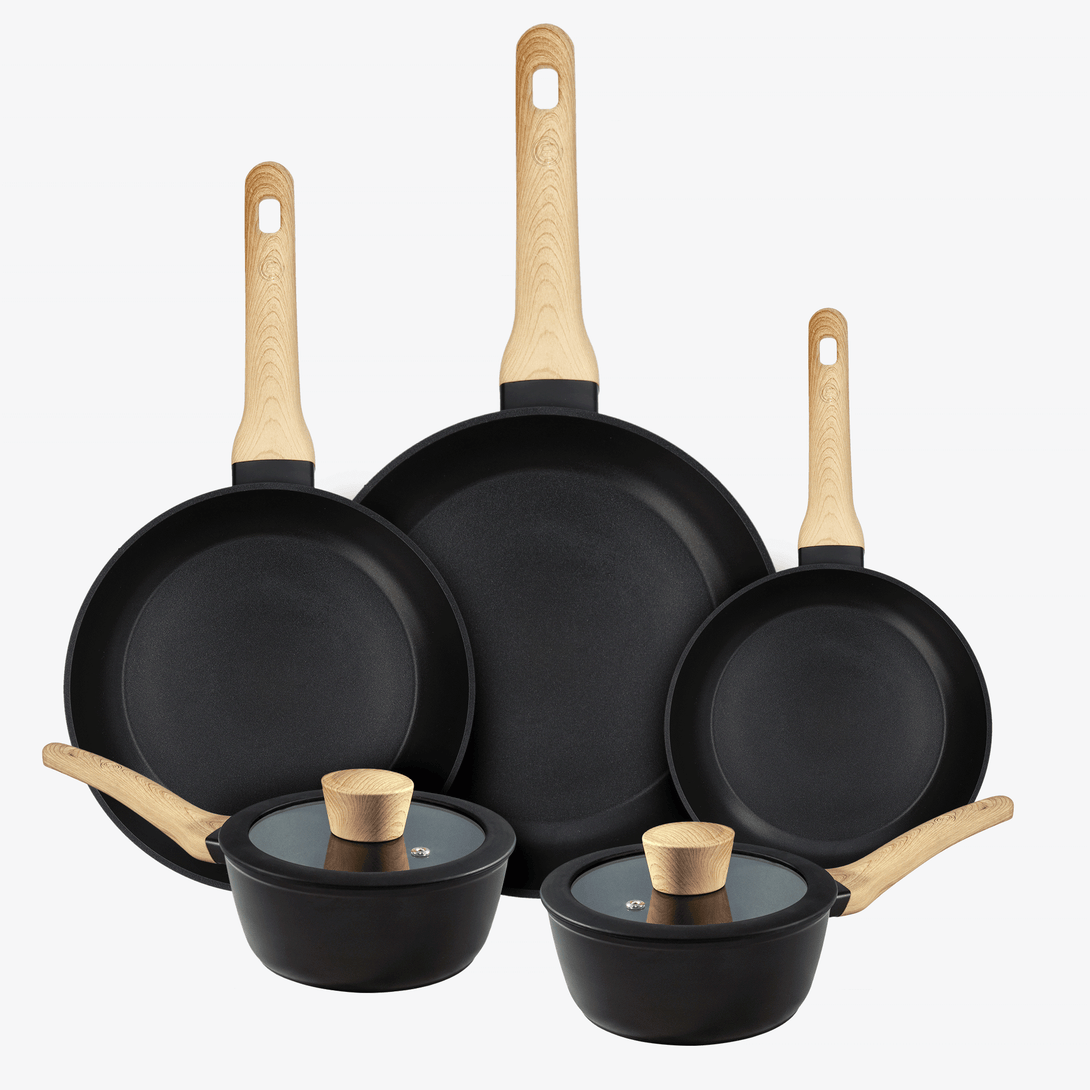 New World Gardens - MasterChef Cookware Update This is what MasterChef  Cookware we have in stock at Gardens New World. Utensil Set ✓ IN STOCK.  Saucepan with lid ✓ IN STOCK. Roasting